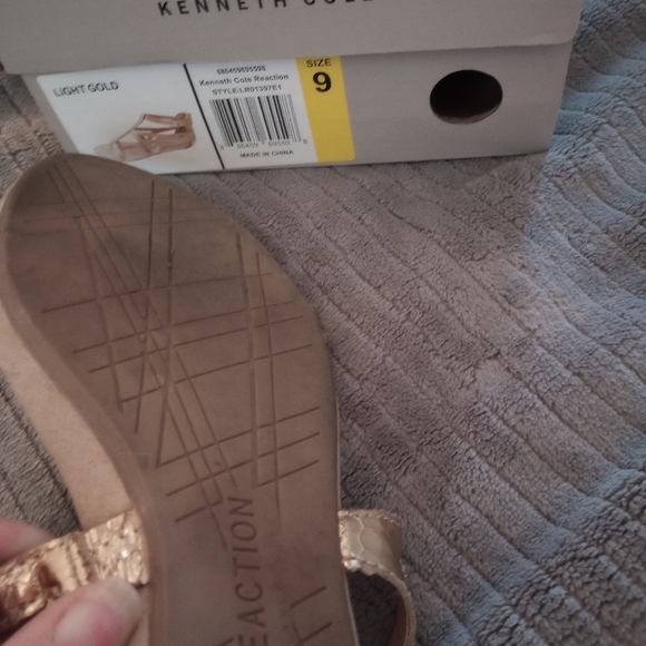 Kenneth Cole Sandals - Picture 3 of 4